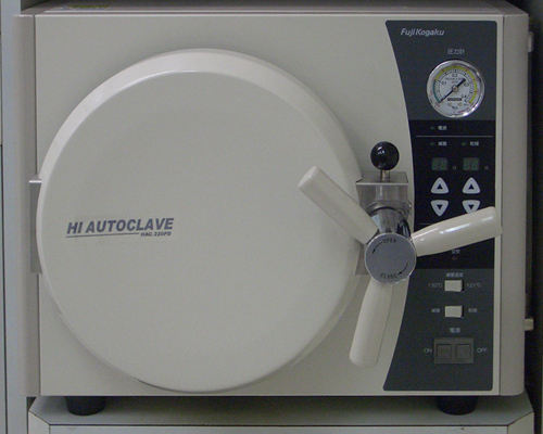 �������ȃN���j�b�N�̃I�[�g�N���[�v