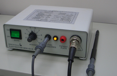 �������ȃN���j�b�N�̍����g�d�C���X